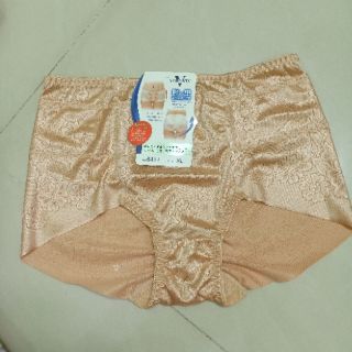 Quần Lót Nữ Vải Tơ Lụa Cao Cấp