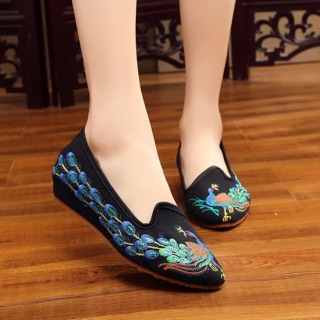 Giày vải thêu( sẵn đen 37)