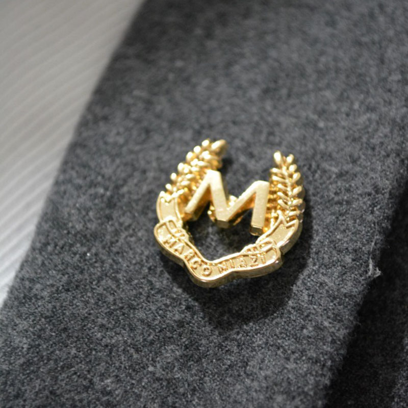 Ghim cài áo kim loại chữ M