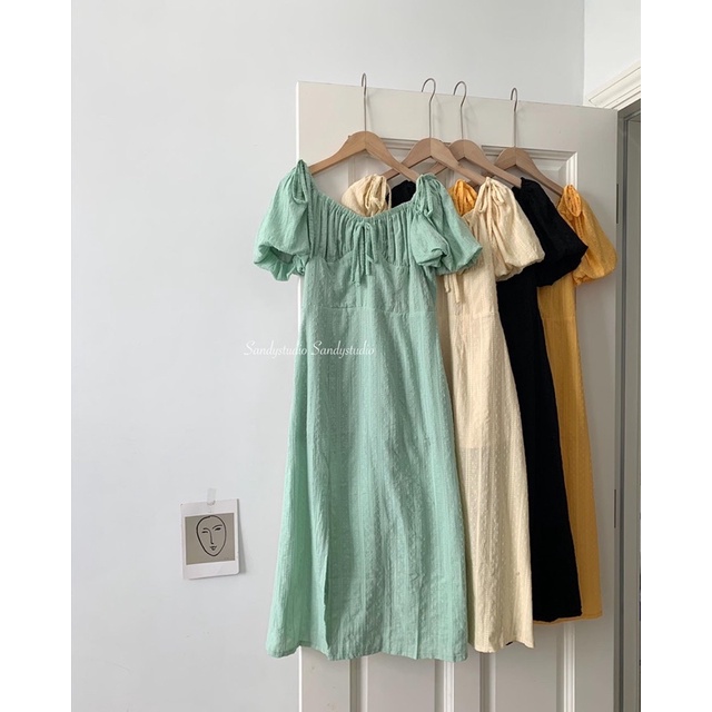 Đầm ren tay bồng