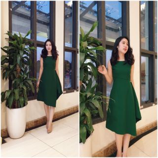 Váy xòe vạt chéo màu xanh lá