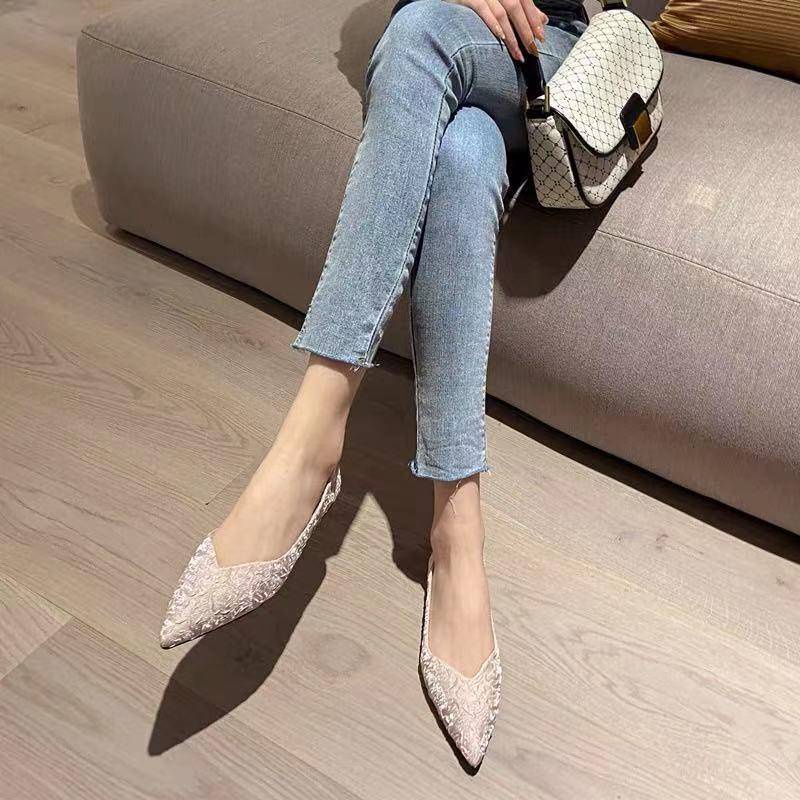 Giày Búp Bê Mũi Nhọn Đế Bằng Mềm Mại size Lớn 41-43 Thời Trang Xuân Sang Trọng Cho Nữ Mã 2022