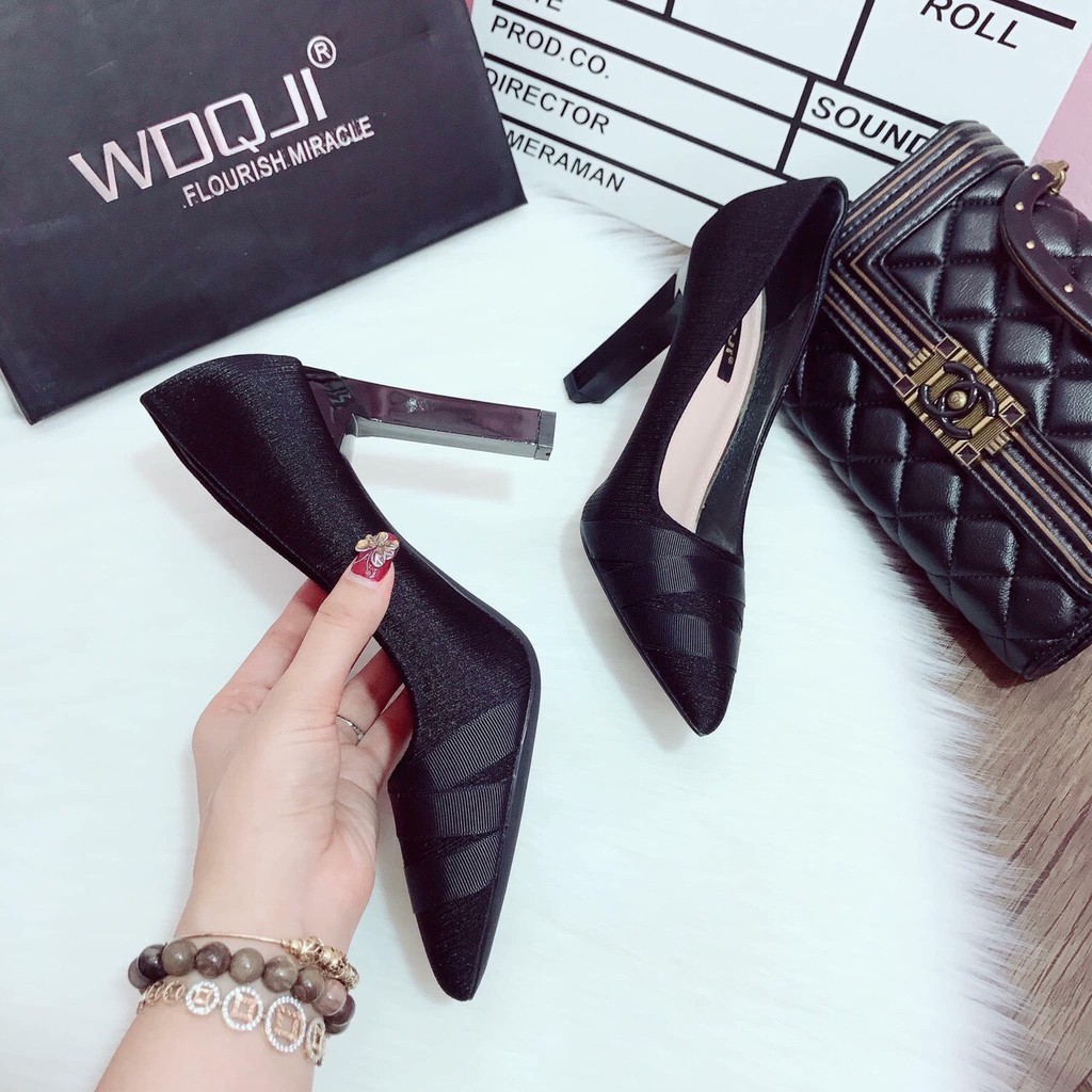 Giày cao gót WDQJI mũi cuốn vải gót vuông mảnh 10p Full box ( Đen )