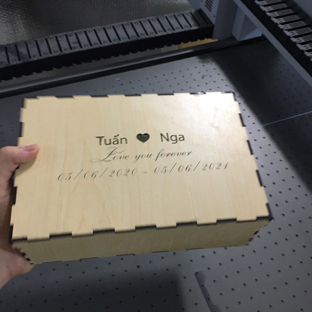 Hộp quà tặng cao cấp, Hộp gỗ khắc tên theo yêu cầu | BigBuy360 - bigbuy360.vn