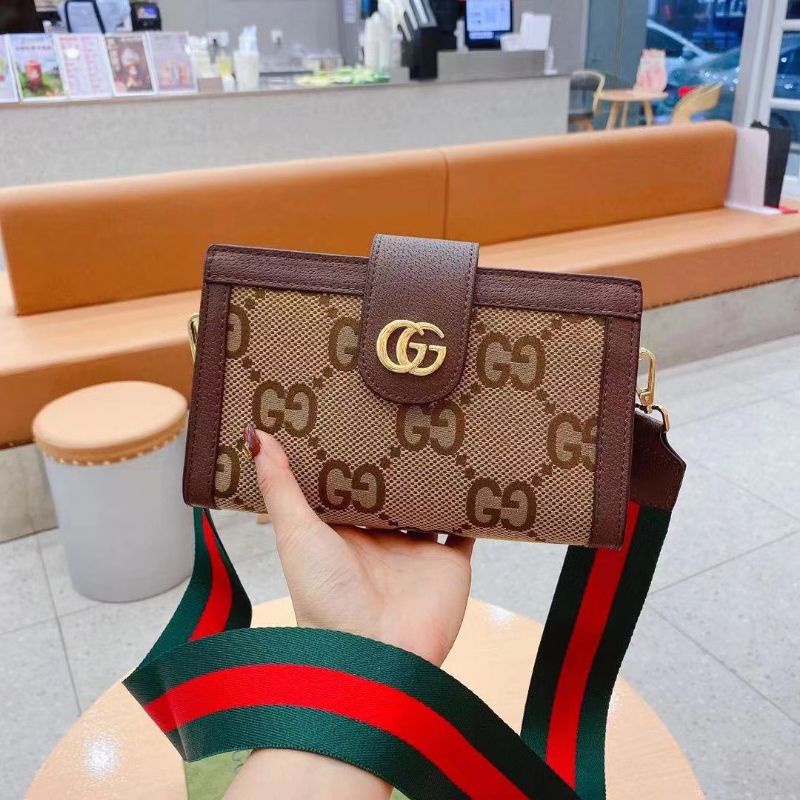 Túi chéo nữ G.C nắp sz22cm có khóa miệng kèm 2 quai đeo