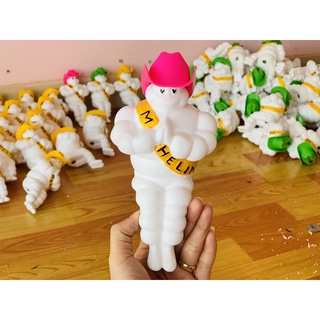 MICHELIN 20cm mang lại may mắn , Búp bê michelin gắn xe tảiđày đủ phụ kiện