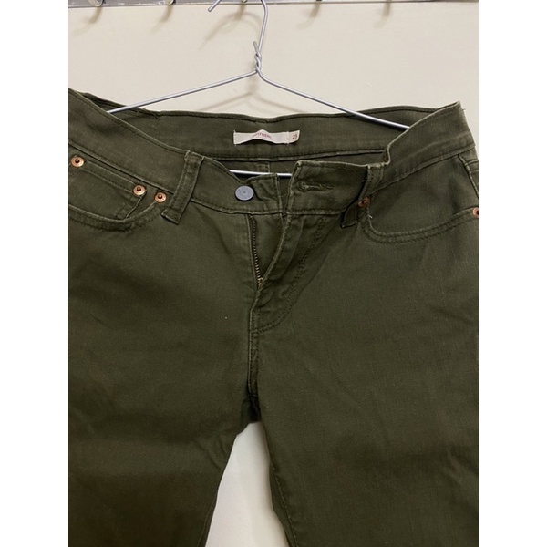 Quần jeans xanh rêu