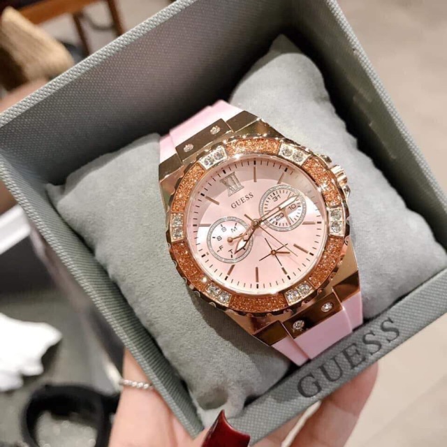 Đồng hồ nữ hiệu Guess