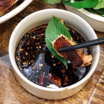 Xì dầu nhãn vàng Hải Thiên chai 500ml thơm ngon đậm vị