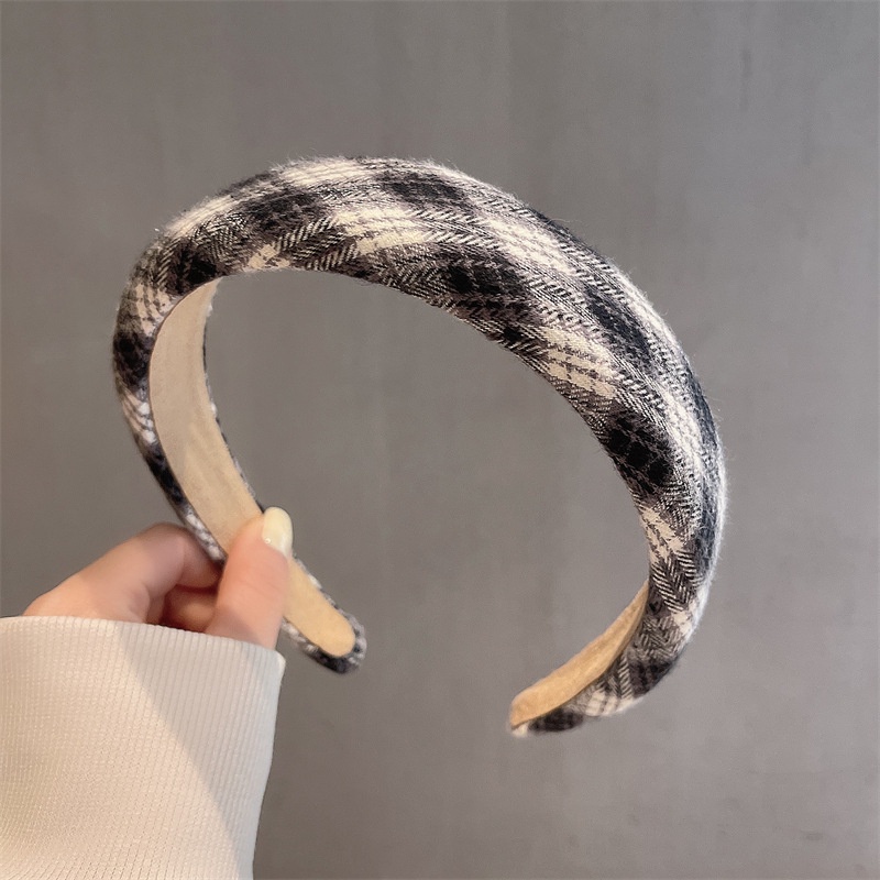 Băng đô cài tóc họa tiết kẻ ô trắng đen