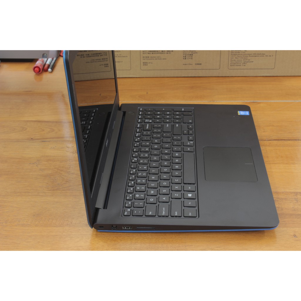 Laptop mỏng nhẹ DELL Inspiron N5547 15.6'' Core I5 2.40GHz 4G 120G SSD [màu bạc] | BigBuy360 - bigbuy360.vn