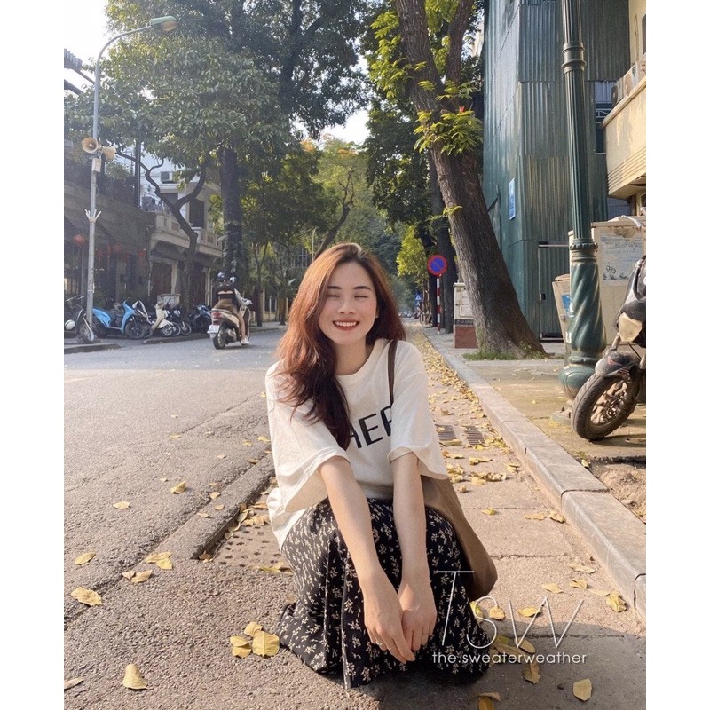 (Có sẵn) Chân váy hoa cỏ + áo phông her | BigBuy360 - bigbuy360.vn