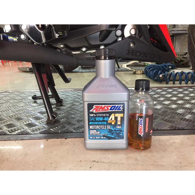 NHỚT AMSOIL 4T PERFORMANCE 10W40 946mm