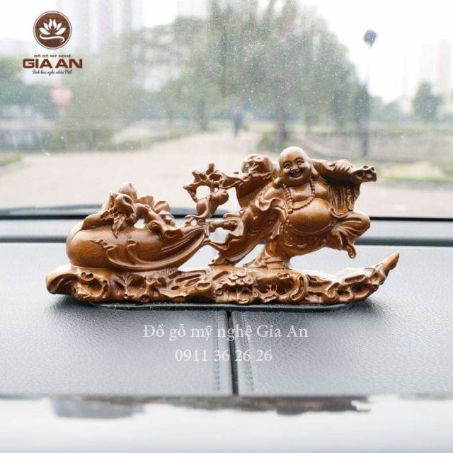 Tượng Phật Di Lặc kéo bao tiền gỗ Bách Xanh thơm nức