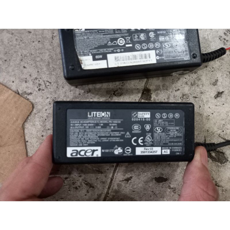 Adapter laptop 19v 19.5v 3.42a 4.7a bị đứt dây sài tốt giá chưa dây nguồn. 589nhattao