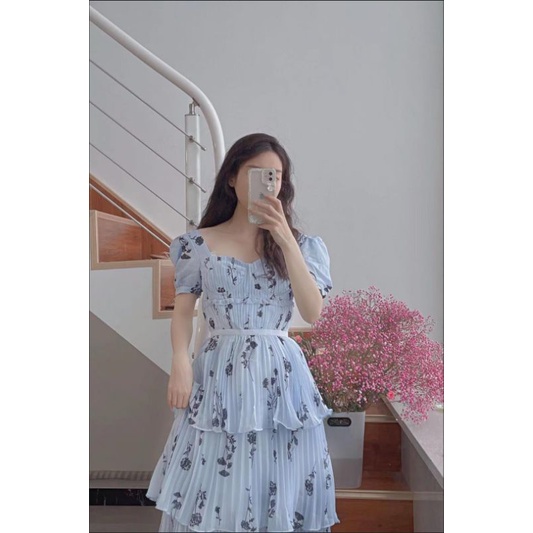 Đầm voan dập ly 3 tầng màu xanh hoạ tiết hoa hồng