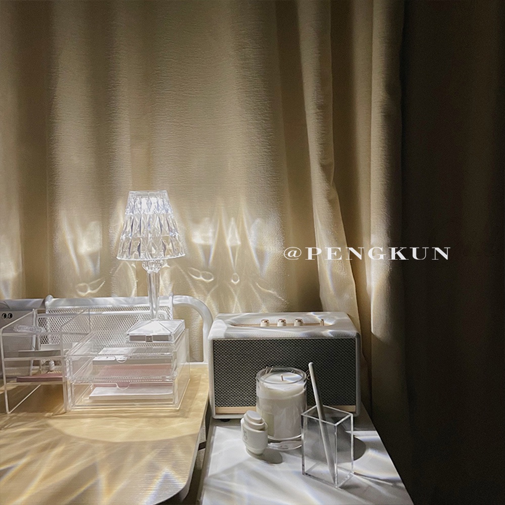 Đèn Pha Lê Để Bàn Sạc Usb Ba Màu Sang Trọng Phong Cách Ý