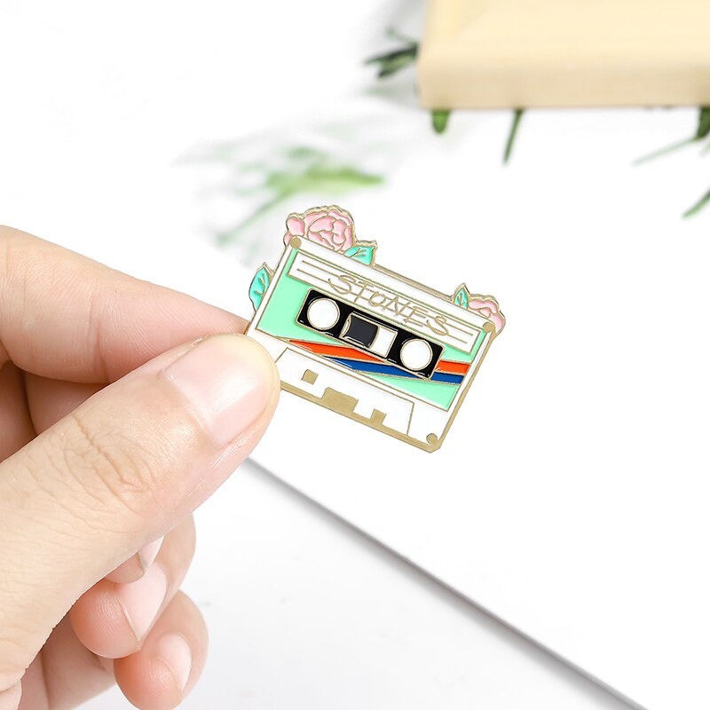 Pin cài áo chủ đề âm nhạc máy phát nhạc/ đĩa than vinyl/ cuộn băng music tape/ nhạc cụ đàn piano - GC061