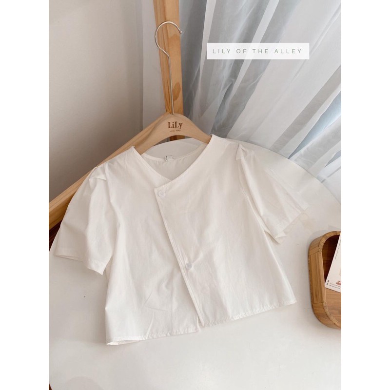 Croptop vạt chéo 2 khuy