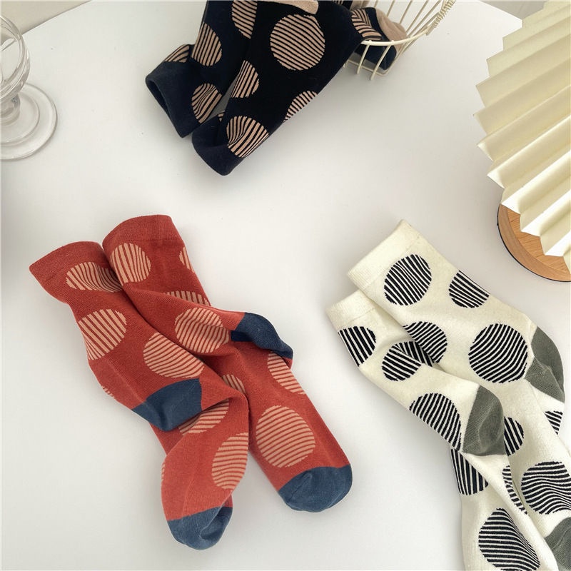 Đôi Vớ Họa Tiết Chấm Bi Thời Trang Sành Điệu Cho Nữ