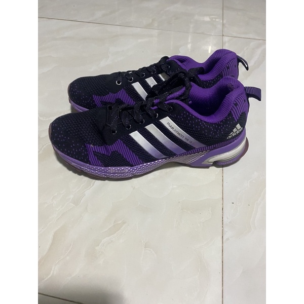 Giày thể thao hiệu si