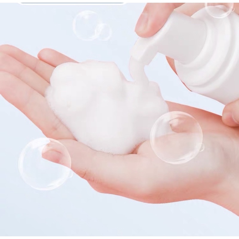 Bọt Tắm Khô Cho Chó Mèo Thảo Dược An Toàn, Dưỡng Lông Sạch Da Cho Chó Mèo 200ml 70 Present - Xiuxiu Giang