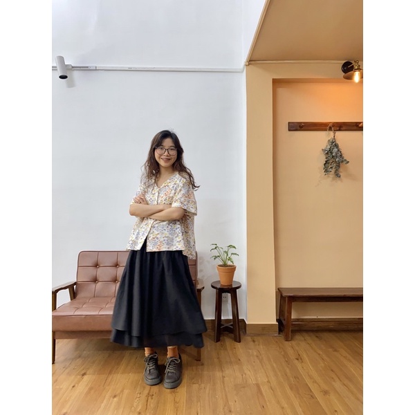 Áo cổ V hàng nút