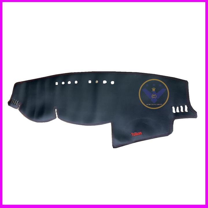 Thảm Taplo Mitsubishi Triton 2016-2022 Màu Đen Chất Liệu Da hoặc Nhung Lông Cừu Đế Có Chống Trượt