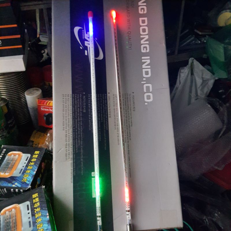 Đôi ăng ten nháy chạy 36 kiểu tự động 12v 24v trang trí xe cực đẹp