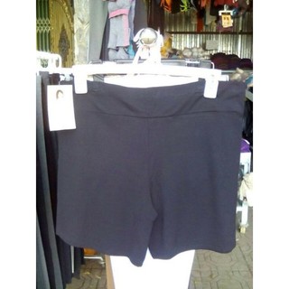 Quần bầu đùi cotton mặc trong váy