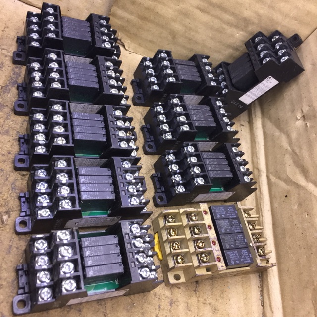 Cụm 4 relay cũ xịn rẻ