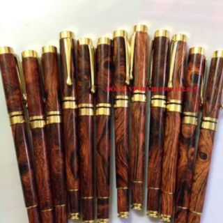 Bút gỗ sưa đỏ  gôc huyết long
