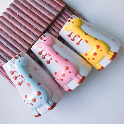 Đế bình nước sứ hươu cao cổ dành cho hamster