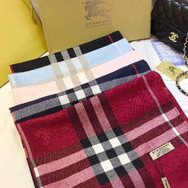 Khăn kẻ burberry  2018