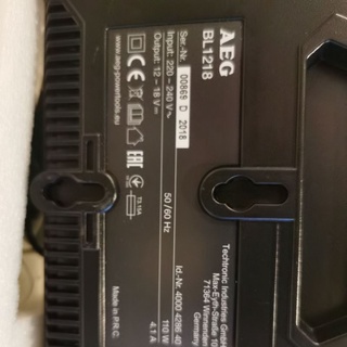 Sạc AEG BL1218 4.1A