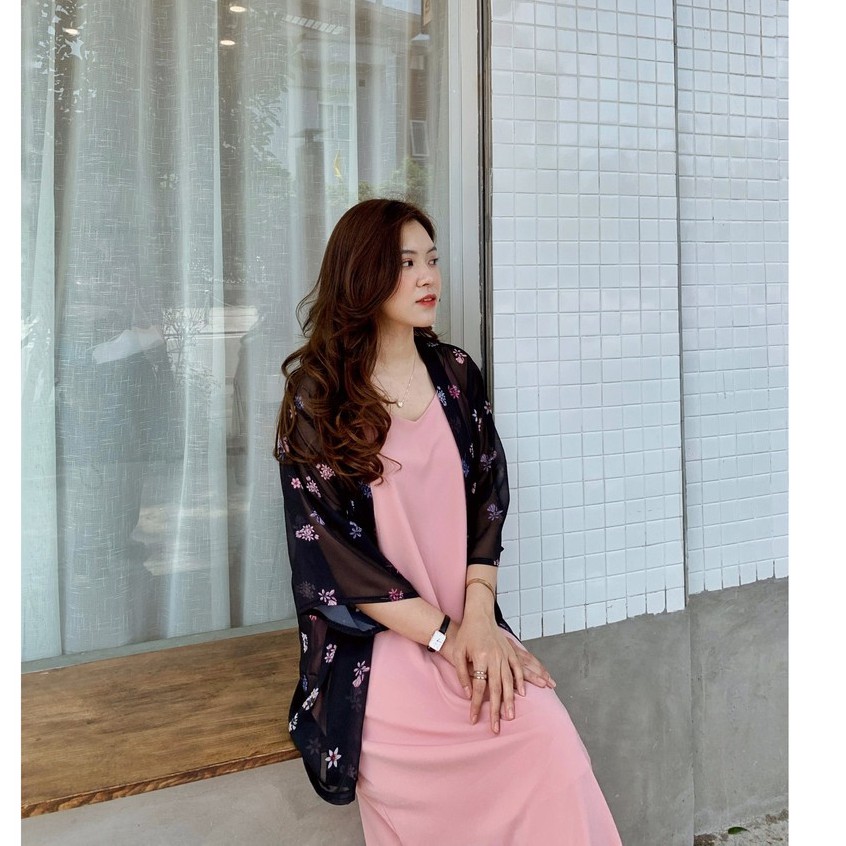 Áo khoác kimono hoa nhí hồng nền đen