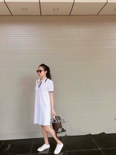 Váy dáng thể thao cổ đức 