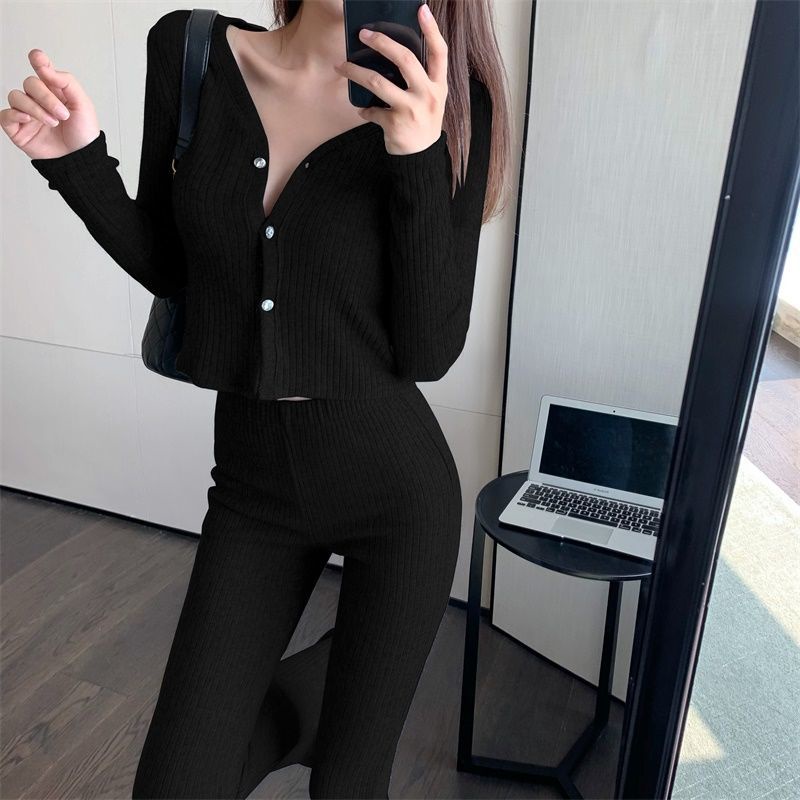Set Áo Thun Tay Dài Dáng Ngắn + Quần Dài Ống Loe Lưng Cao Thời Trang Xuân Thu 2022 Mới Cho Nữ