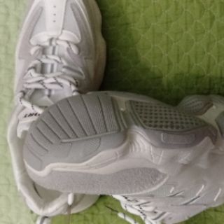 Giày nữ độn đế size 40