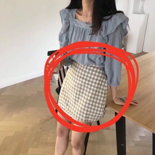 chân váy chấm bi
