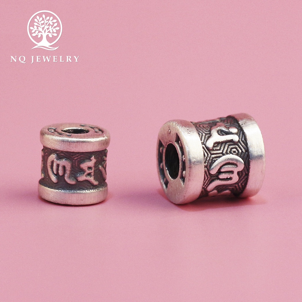 Charm bạc xỏ ngang họa tiết lục tự - NQ Jewelry