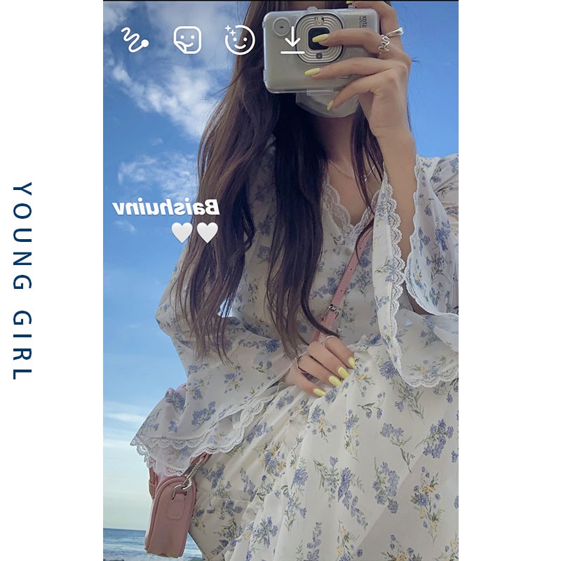 Váy hoa chiết eo nhẹ nhàng