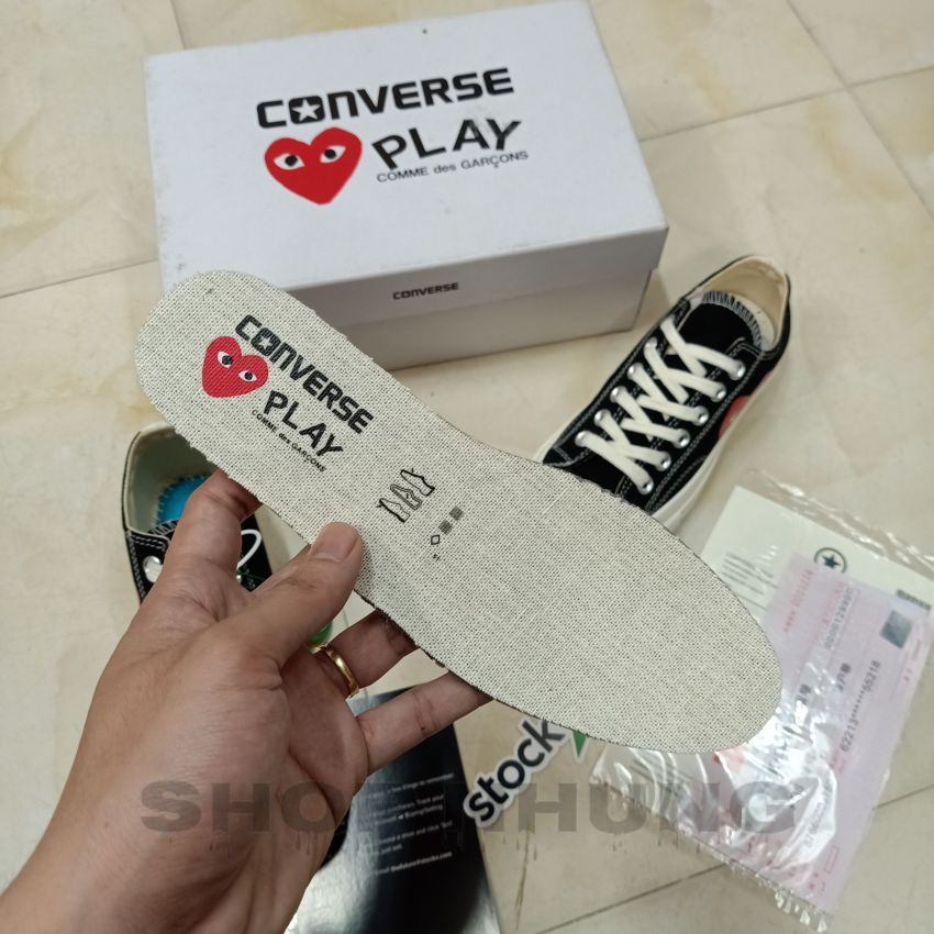 Giày converse play tim màu đen nam nữ cổ thấp