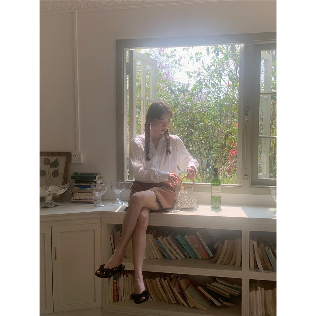 Áo Kiểu Tay Dài Cổ Chữ V Phối Ren Lỗ Màu Sắc Trơn Thời Trang 62063