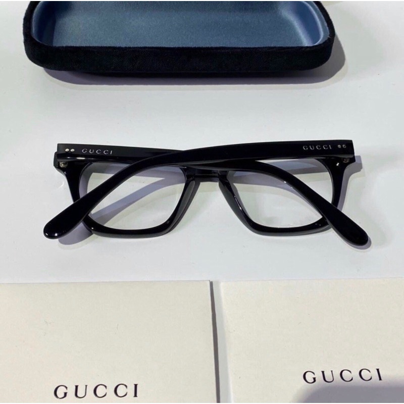 GỌNG KÍNH CẬN GUCCI SƠN TÙNG SIÊU ĐẸP- SIÊU HÓT-KÈM HỘP VÀ KHĂN LAU KÍNH
