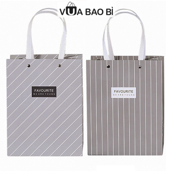 Túi giấy hình kẻ, caro đen trắng basic quai nhựa - túi đựng quà giấy dày dặn đựng đồ chắc chắn