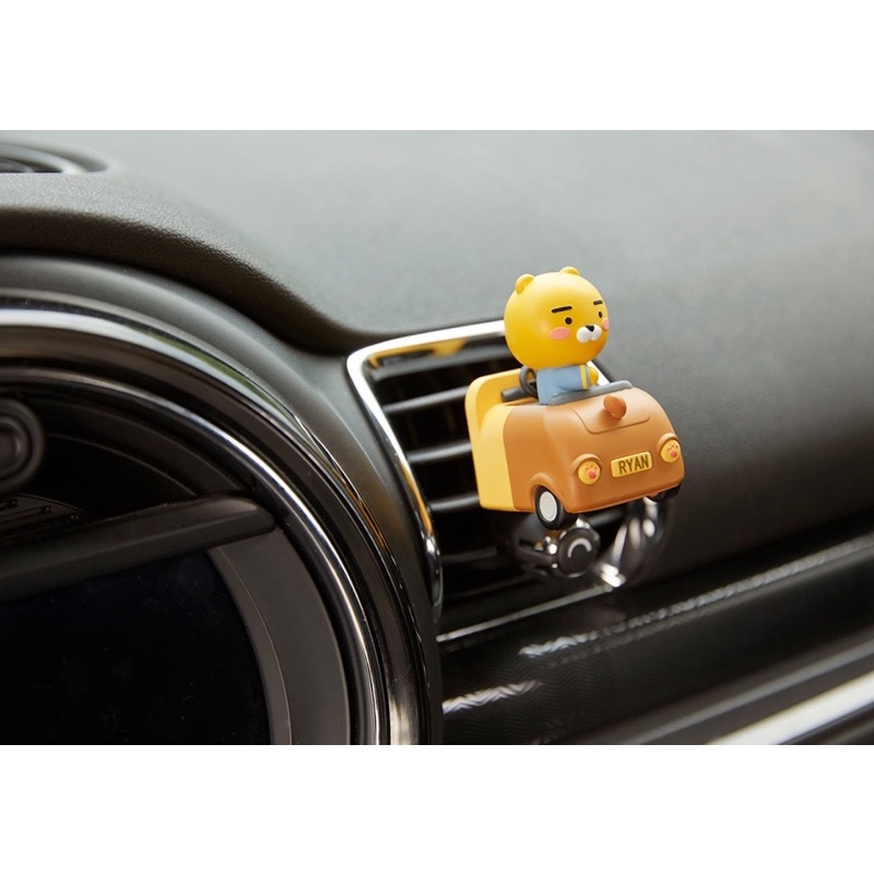 Nước hoa ô tô hình Ryan (Tinh dầu hương gỗ,tuyết tùng,hương citron)