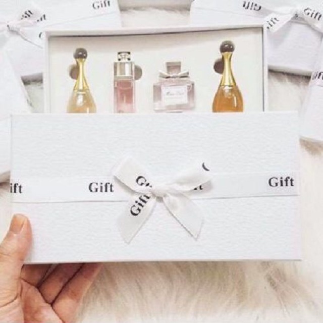 HOT Set nước hoa Dior 4 chai 5ml Cam kết chính hãng , hỗ trợ đổi trả trong 7 ngày <<<<< !! !