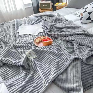 Chăn mền đắp mùa thu đông mềm mịn chất liệu nỉ nhung siêu nhẹ, giữ nhiệt tốt, kích cỡ 2m x 2,3m