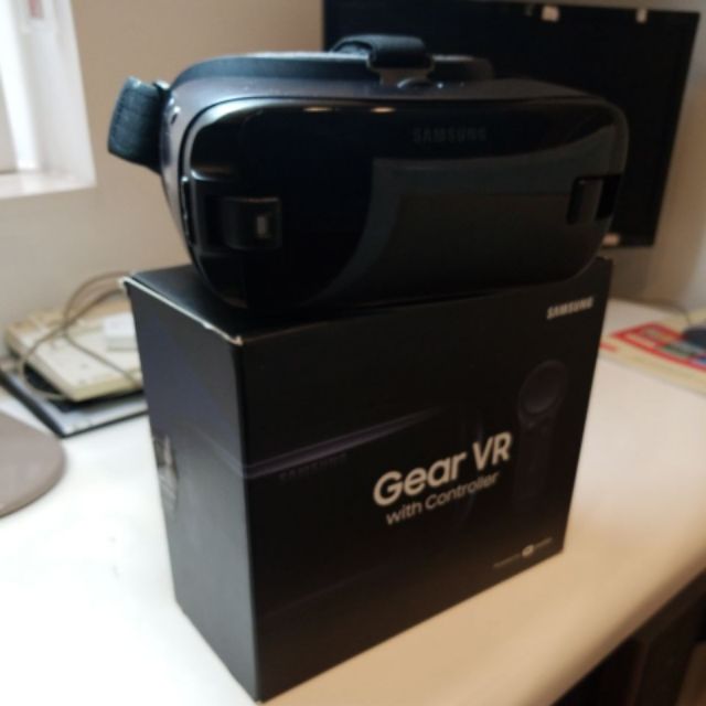 Kính thực tế ảo Samsung Gear VR with Controller SM-R324 (Kèm điều khiển) (Cũ)